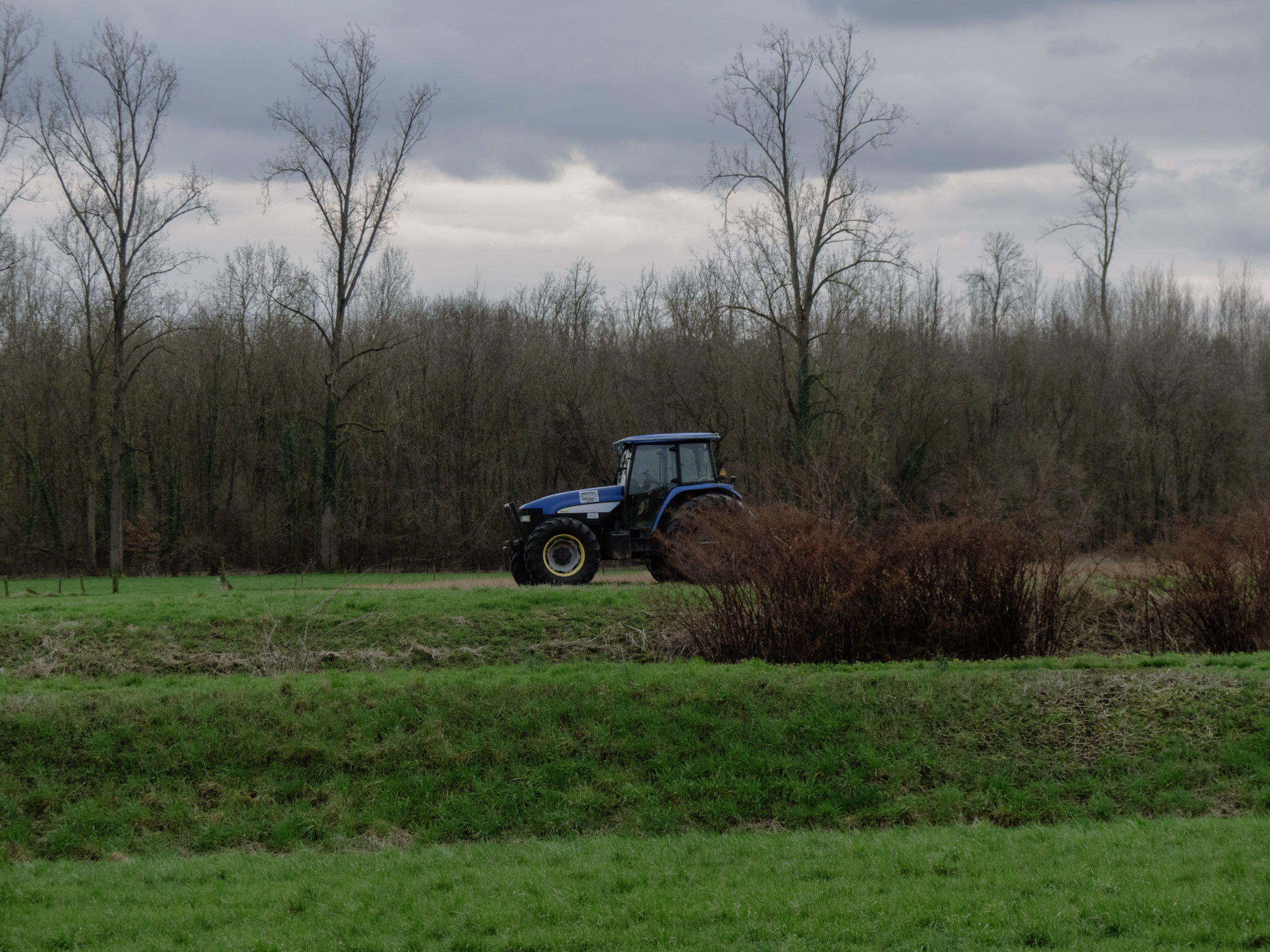 Een tractor in het groen