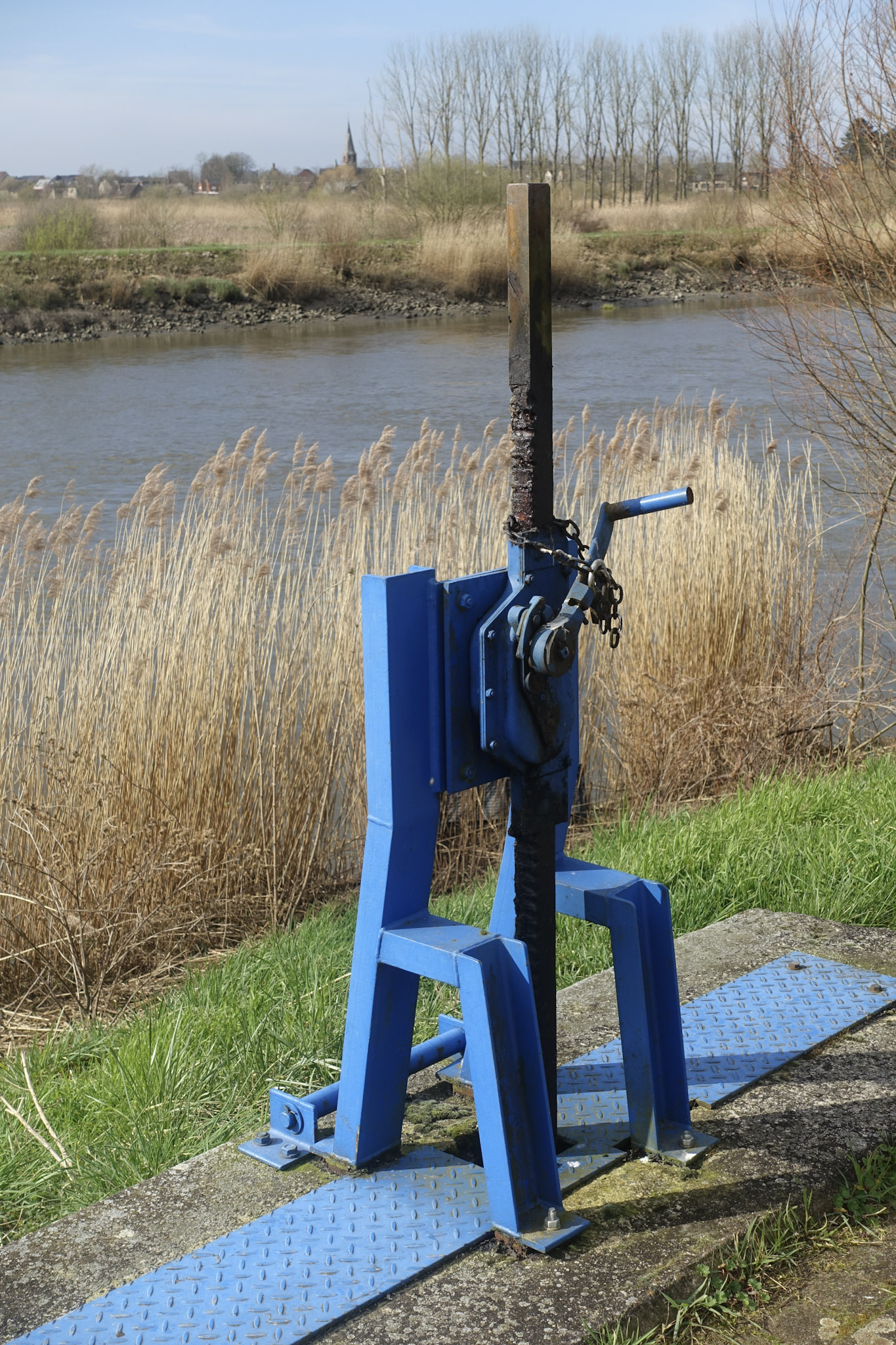 Iets voor een waterkering aan de schelde