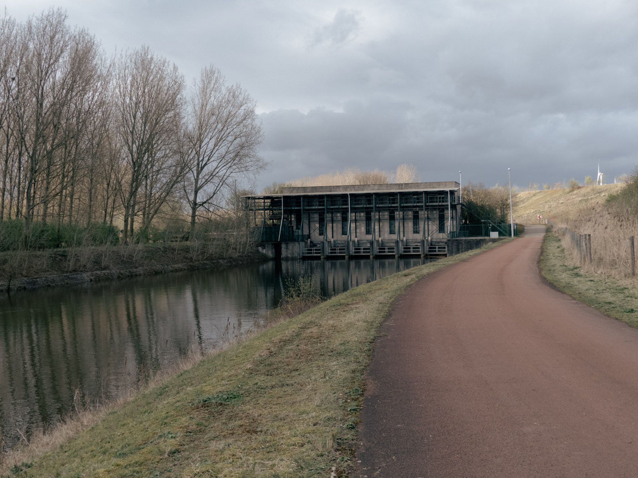Iets op het water? een sluis?